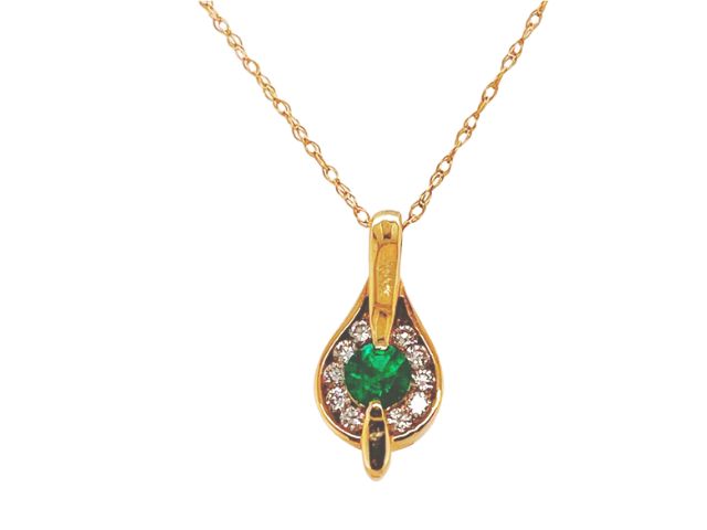 14K Simple Emerald and Diamond Necklace 1