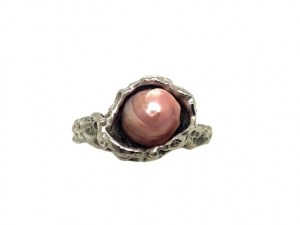 Baroque Textured Outline Concho Pearl Ring