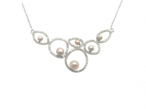 Six Pearl Concho Pearl Fashion Necklace